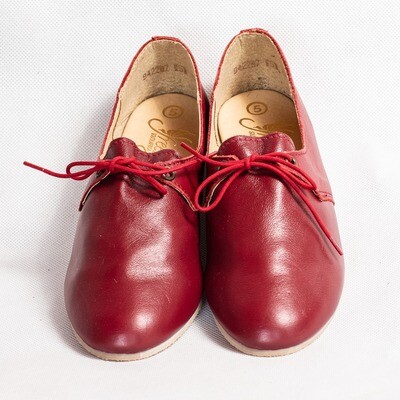 Halle Red