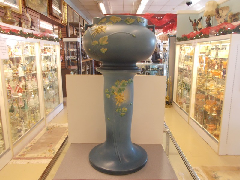 Roseville Jardiniere and Pedestal