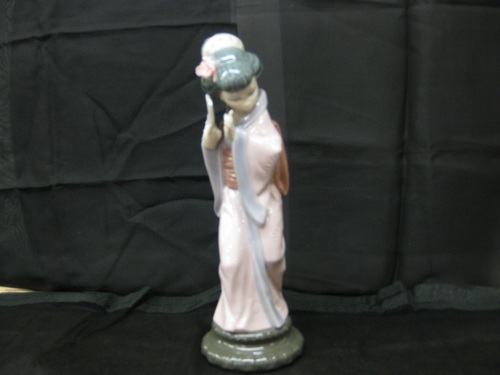 Lladro Geisha Girl