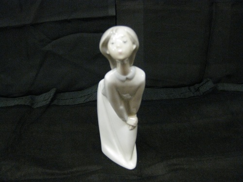 Lladro Kissing Girl
