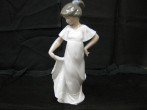 Nao Girl With Dress