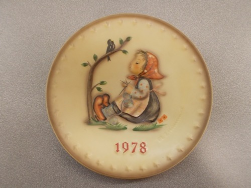 Hummel Plate