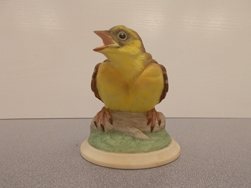 Boehm Bird GoldFinch Baby Bird