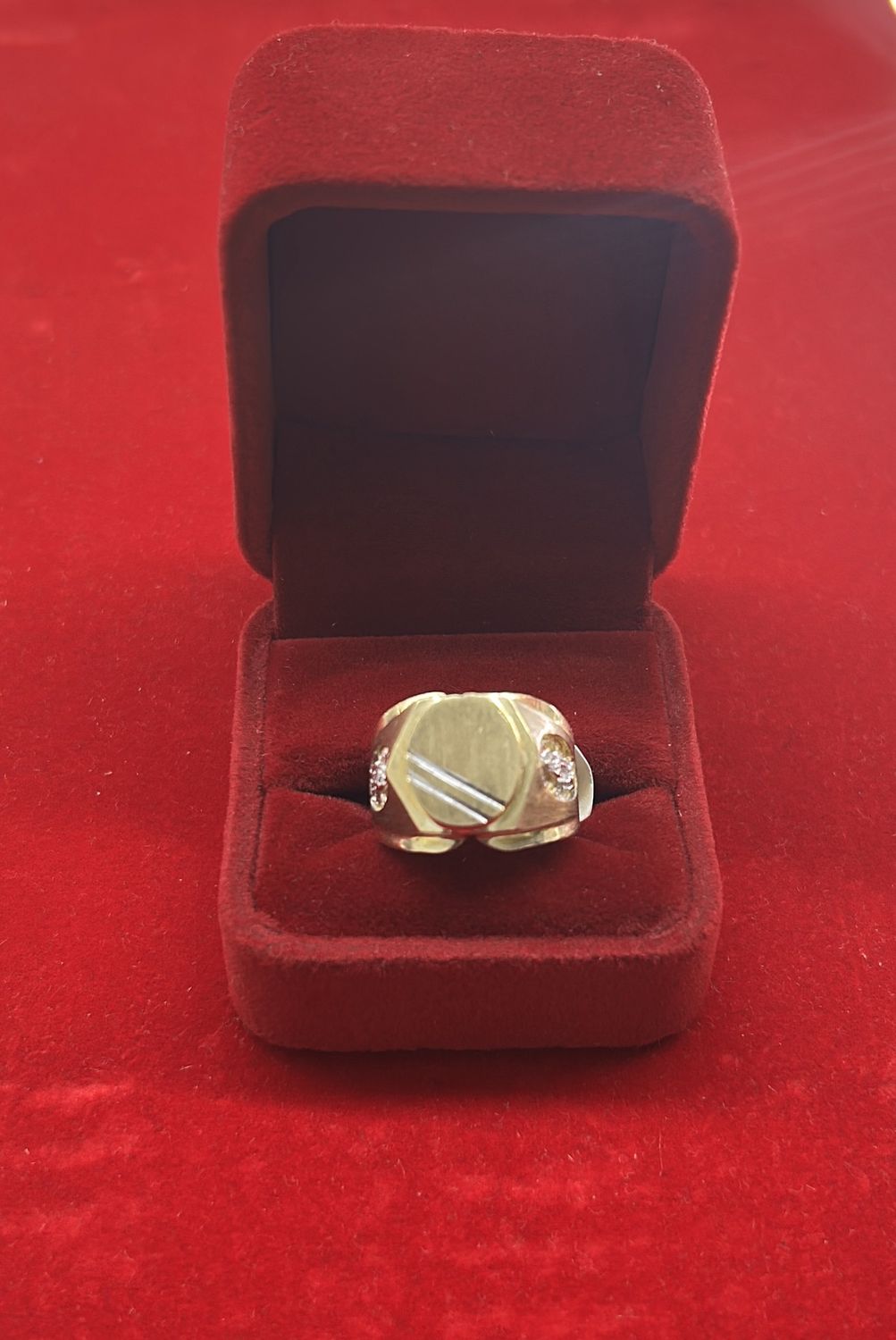 10Kt gold men ring 7.7gm