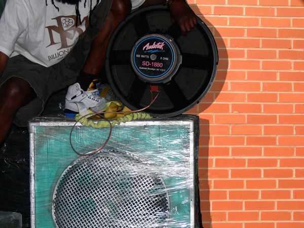 18&#39; &quot;SCOOP&quot; SUBWOOFER BOX