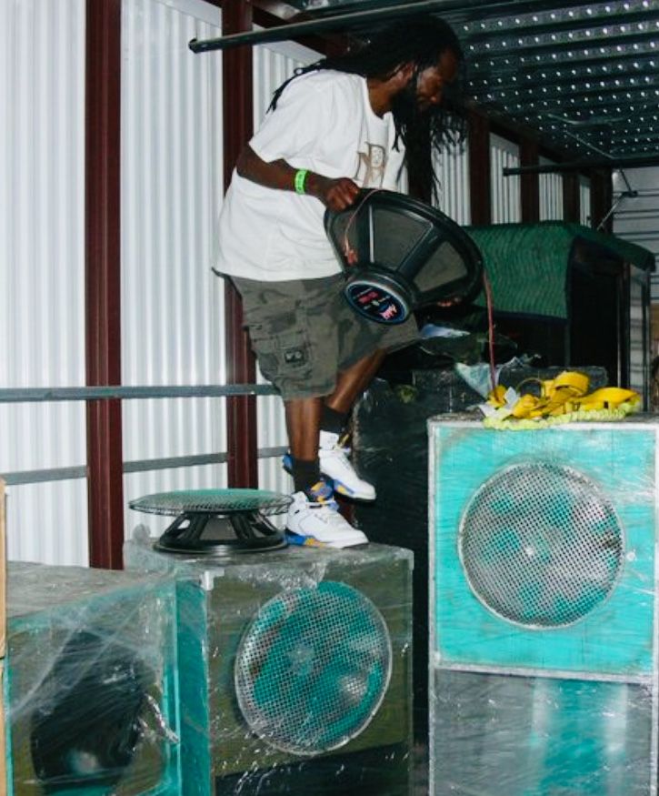 18&#39; &quot;SCOOP&quot; SUBWOOFER BOX