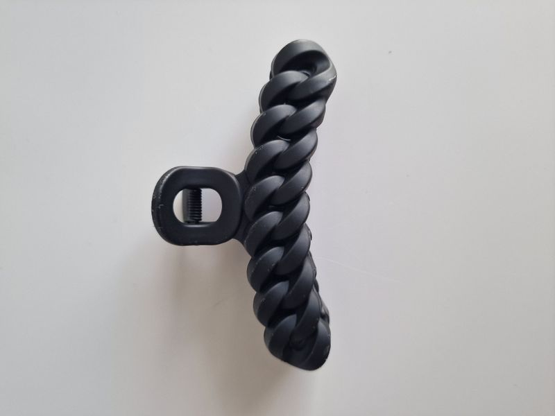 ENKEL KLÄMMA SVART