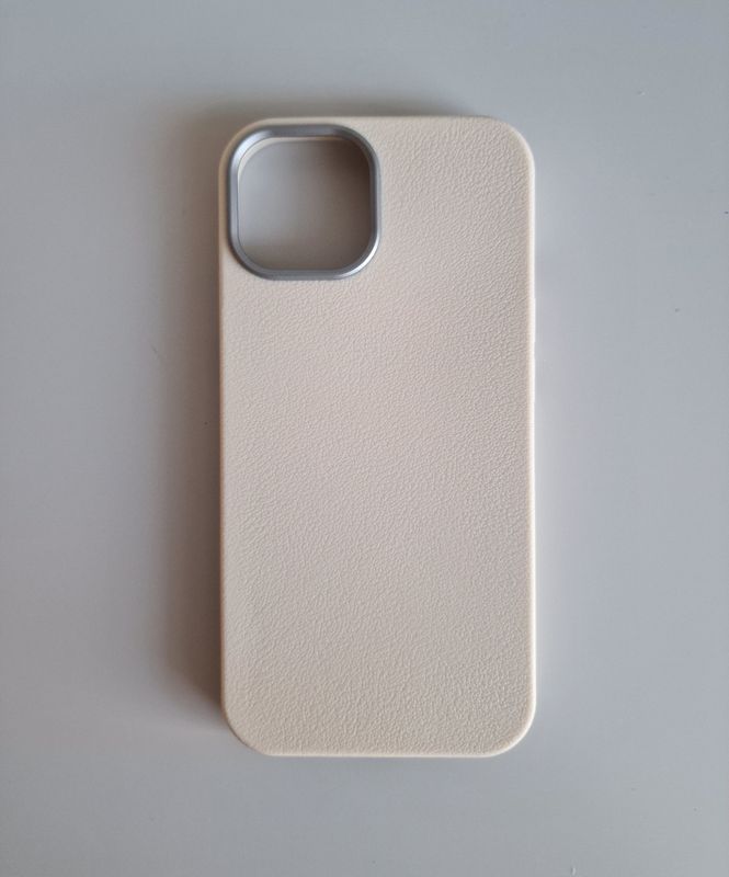 IPHONE 16 CLASSIC VANILLA LIGHT