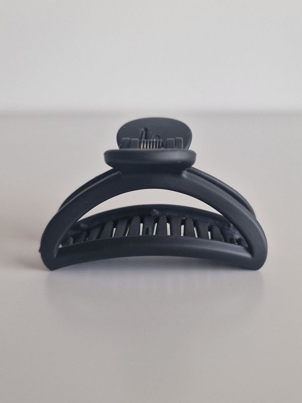 HALVCIRCKELFORM SMALL SVART