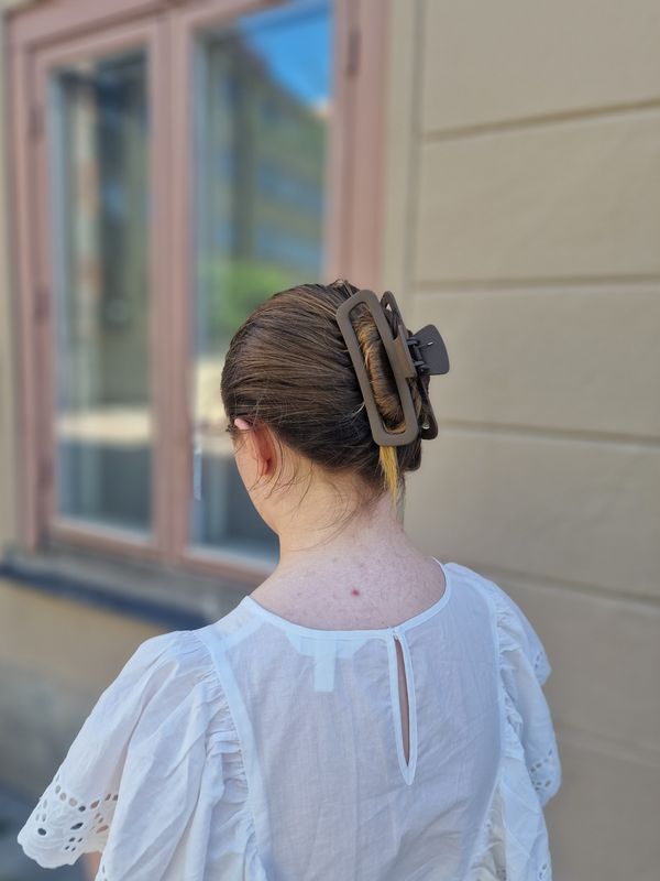 RUND HÅRKLÄMMA XL BRUN