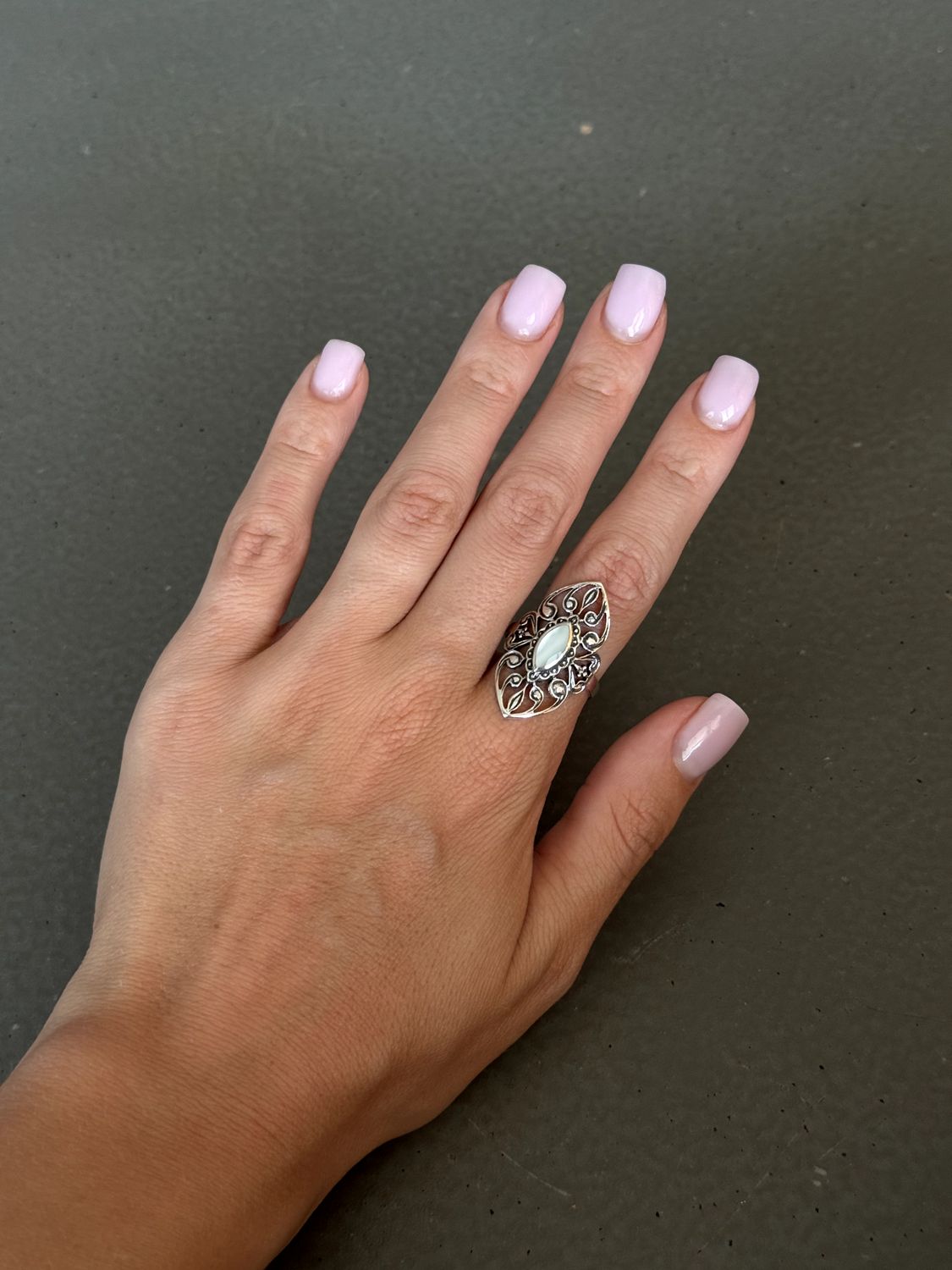 ״לאבלי״ mother of pearl