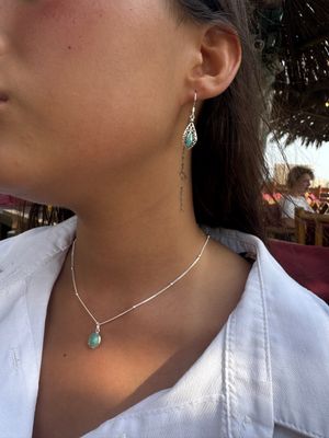 שרשרת אבן קלצדוני | עגילי צדף ירוק | One piece