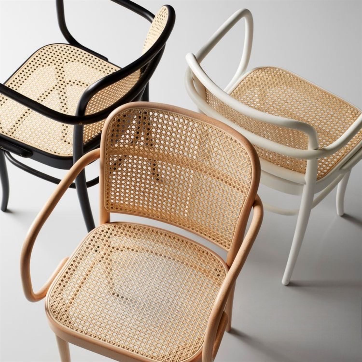 811 armchair