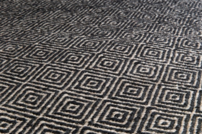 Rug diamond black