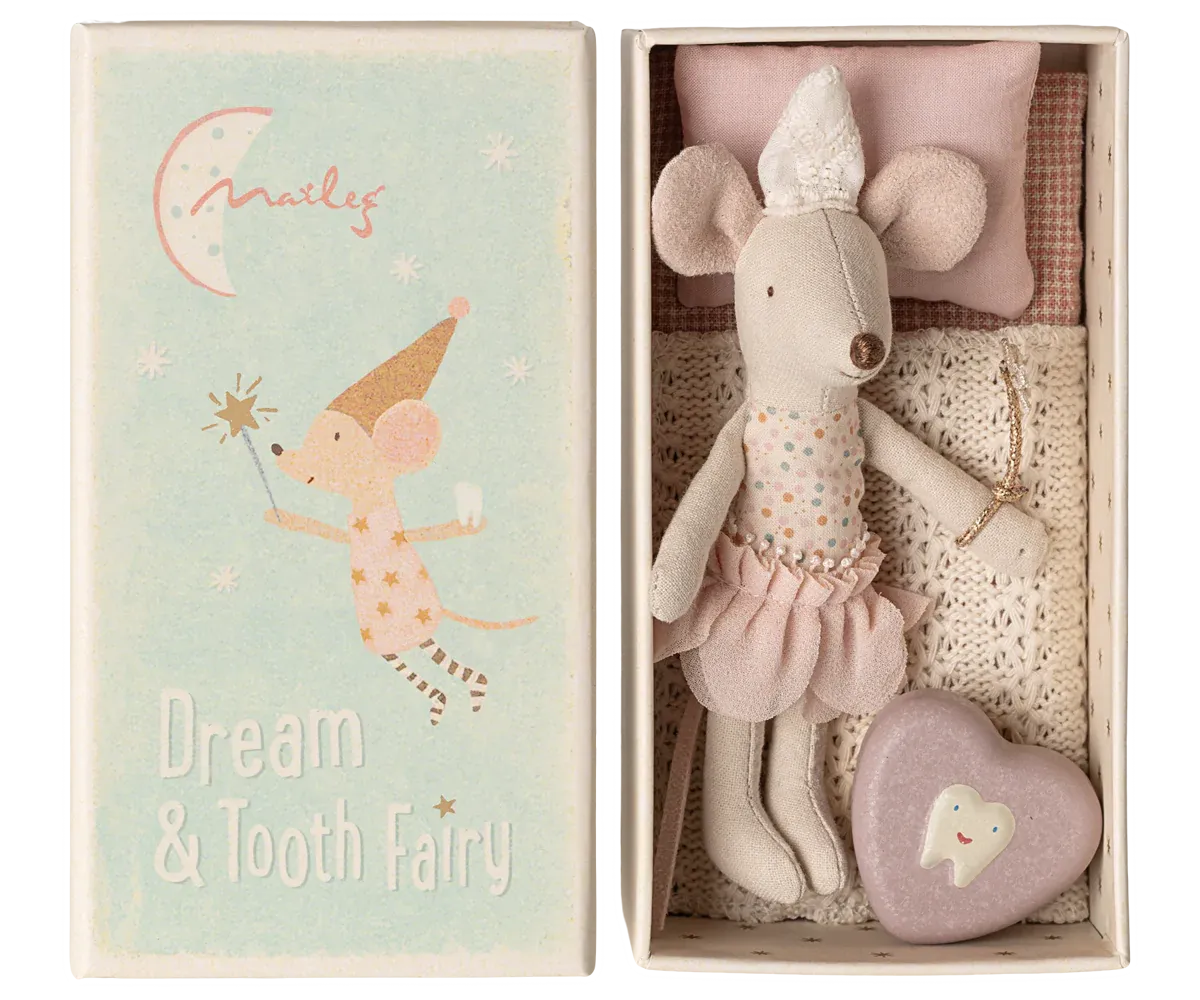 Petite soeur souris fée avec sa boîte Maileg
