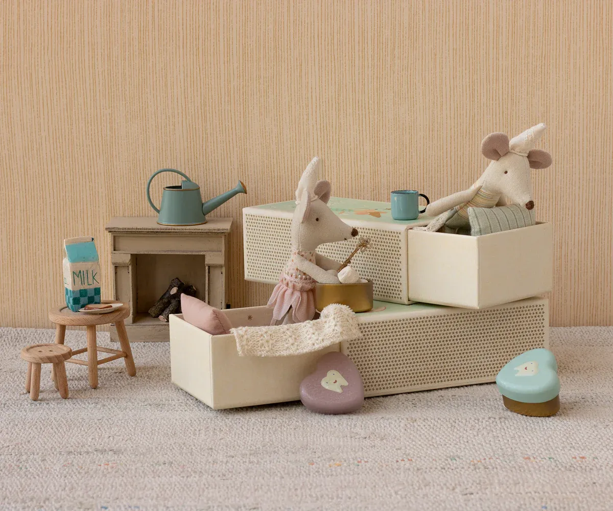 Petite soeur souris fée avec sa boîte Maileg