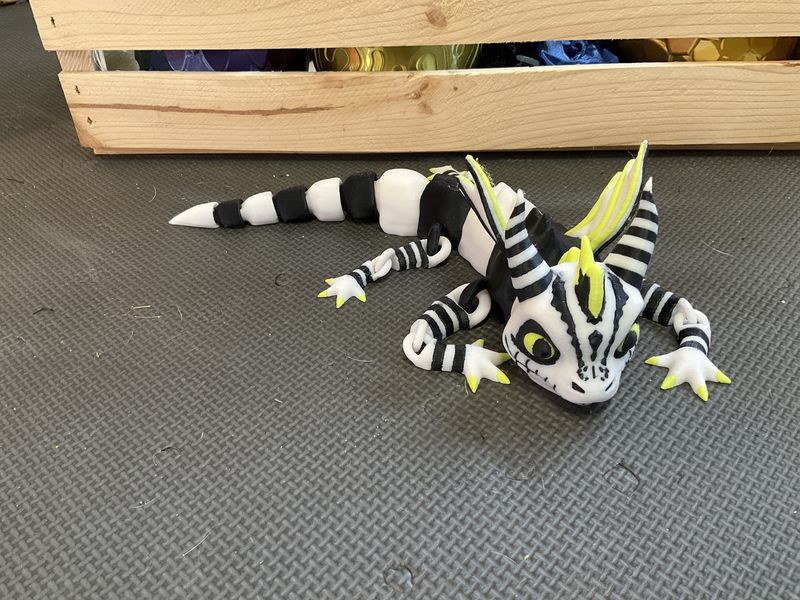 Beetlejuice dragon large
