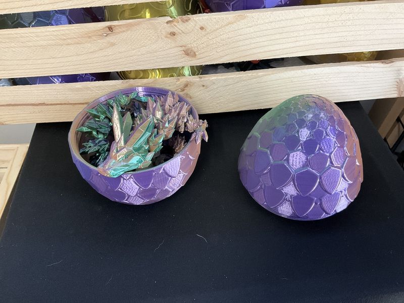 Dino egg with dragon