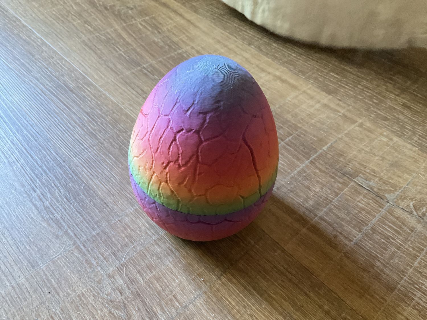 Medium egg with chunky dragon