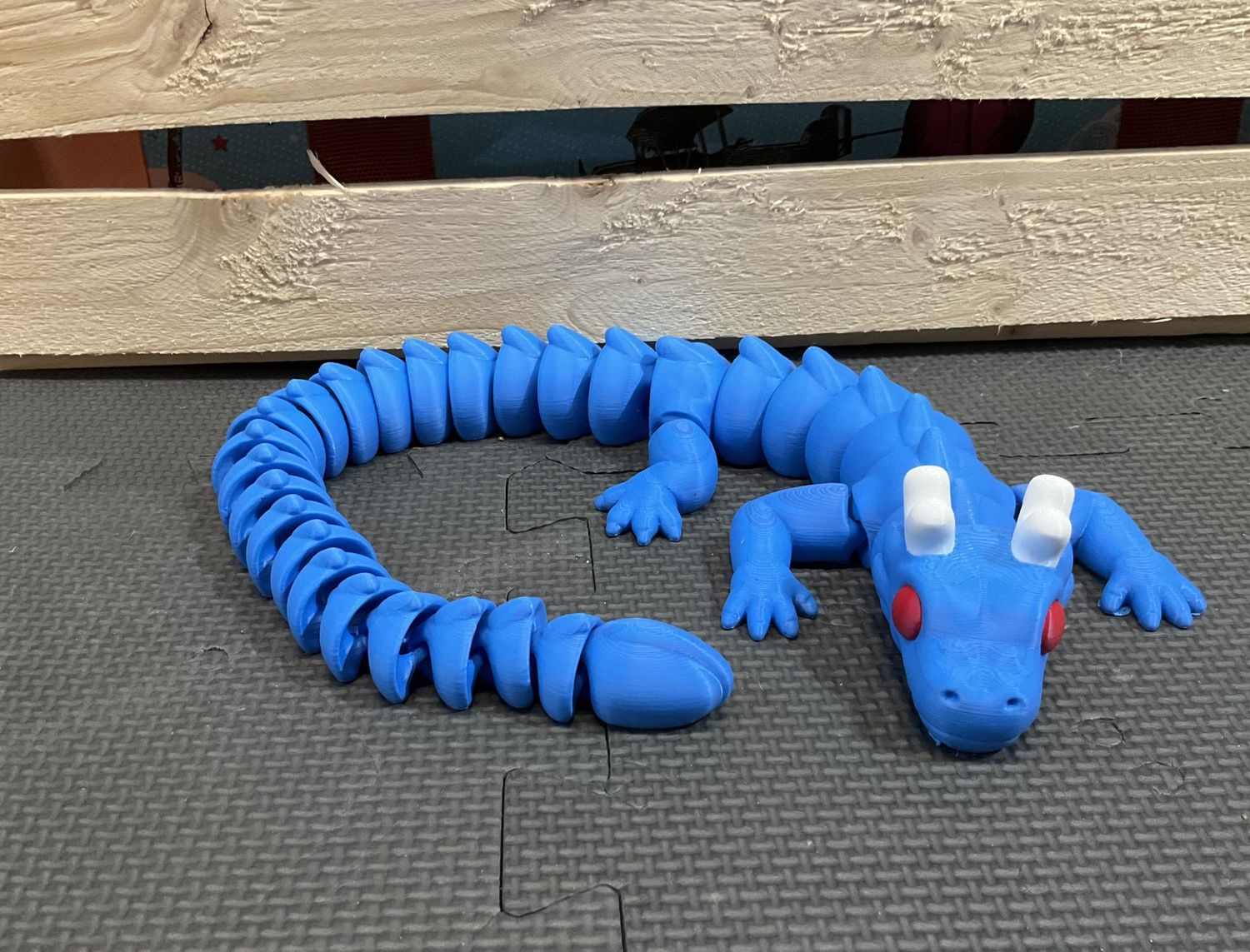 Zou Dragon, Color Options: Blue