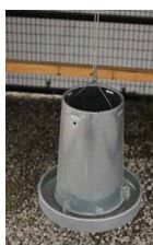 HANGING FEEDER