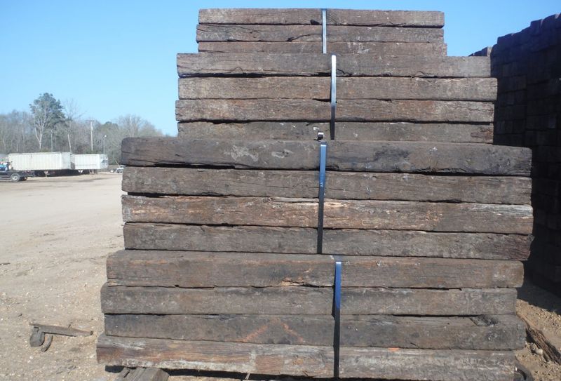 RAILROAD TIE