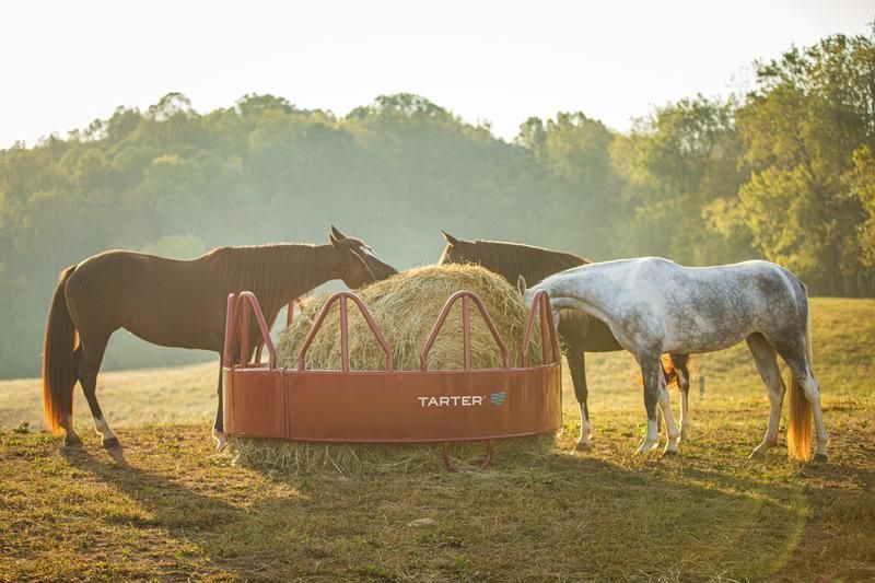 EQUINE PRO  HAY FEEDER RED W/ HAY SAVER