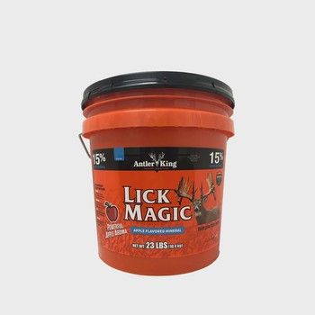 LICK MAGIC BUCKET  23 LBS