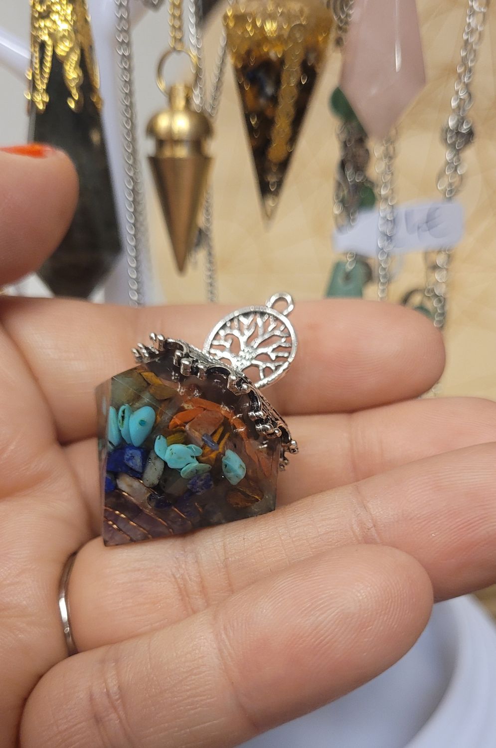 Pendule orgonite 7 chakras