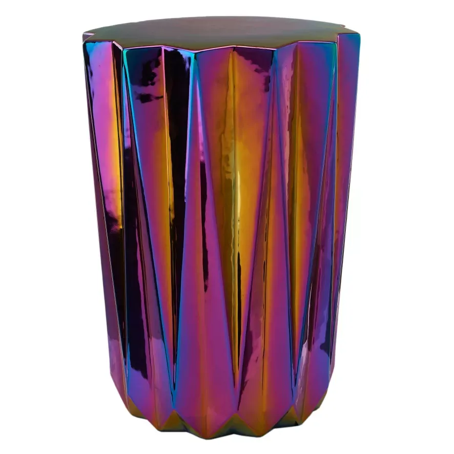 Oily Folds Side Table - Van € 200 voor