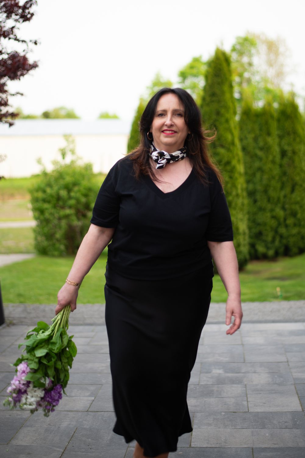 T-SHIRT V-NECK    Czarny