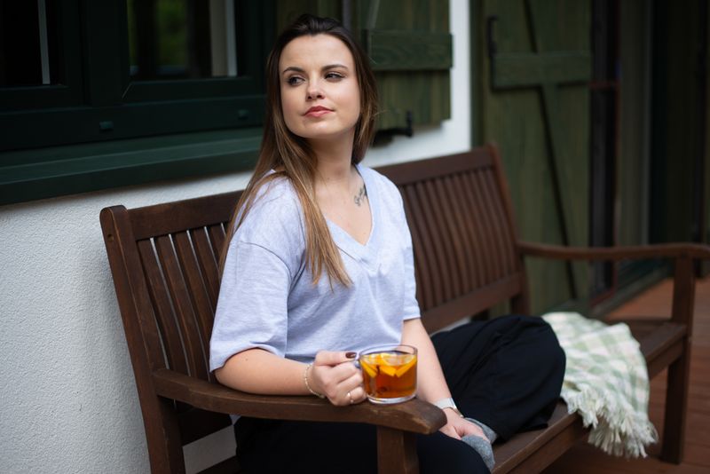 T-SHIRT V-NECK  Szary