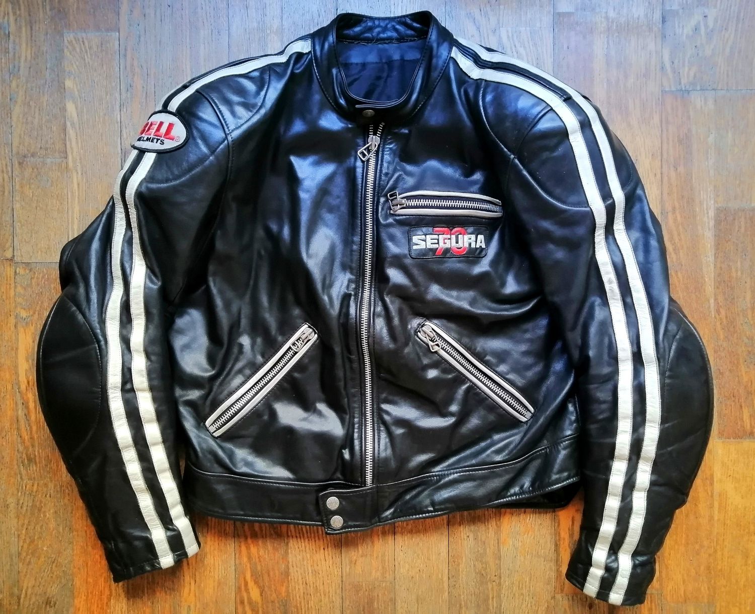 Beautiful vintage Segura 70 Motorcycle leather jacket from the 80s size Medium men