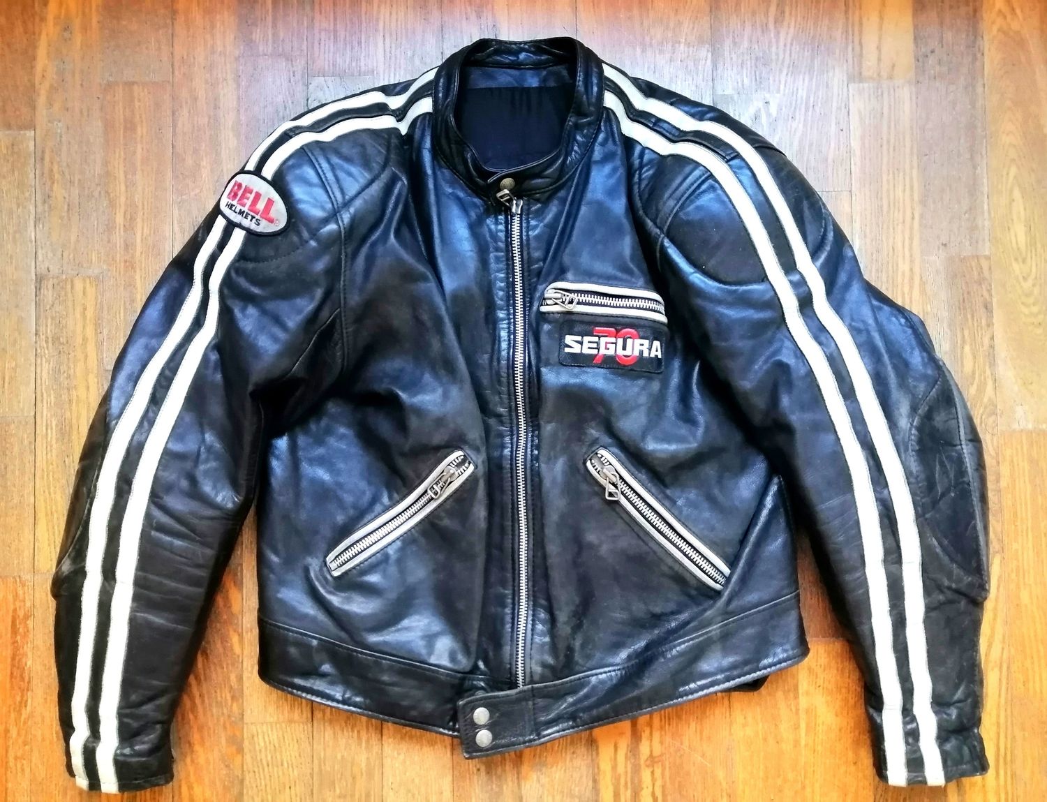 Beautiful vintage Segura 70 Motorcycle leather jacket from the 80s size Large men