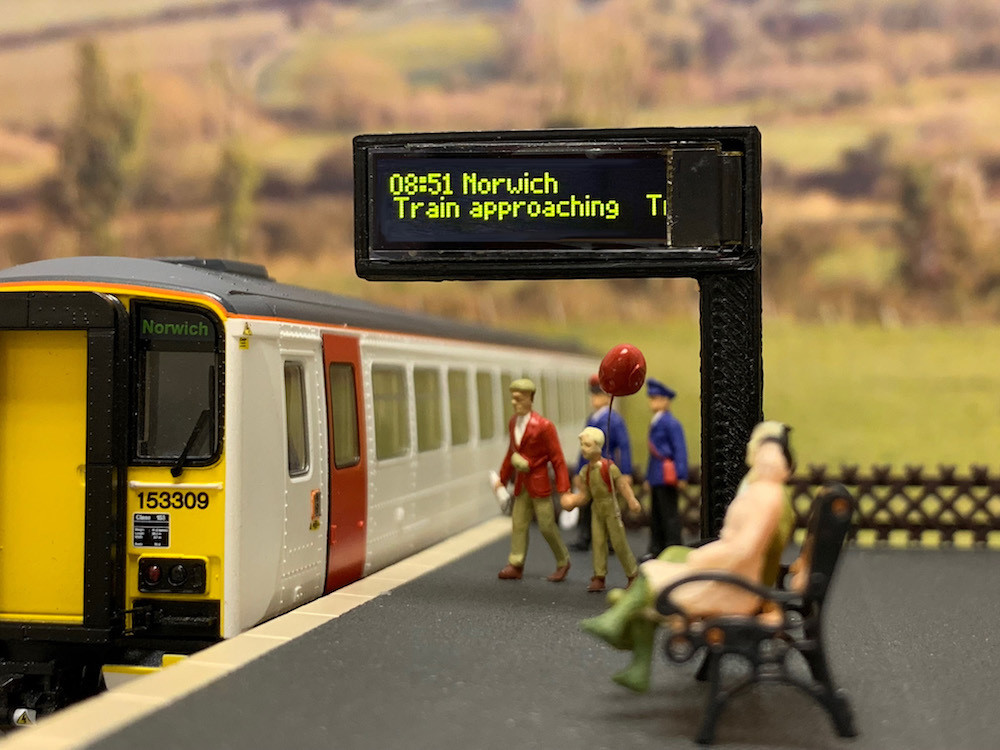 Smart Screen Train-Tech - interactive animated mini display