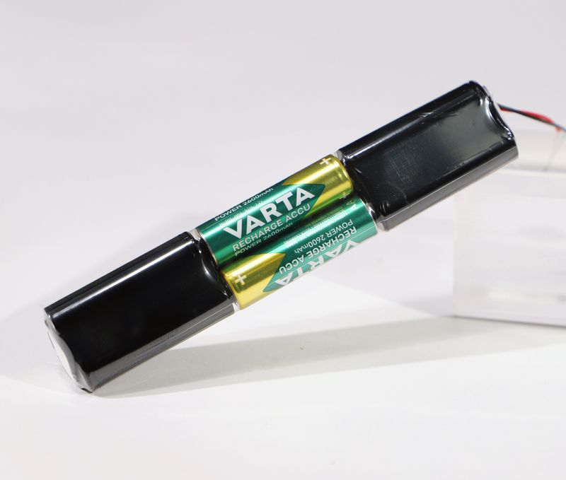 Ersatz – Akku 10,8V 2600mAh NI-MH Rollladen Solar & Dachfenster gebräuchlich für Velux 946933 mit Kabel und Stecker