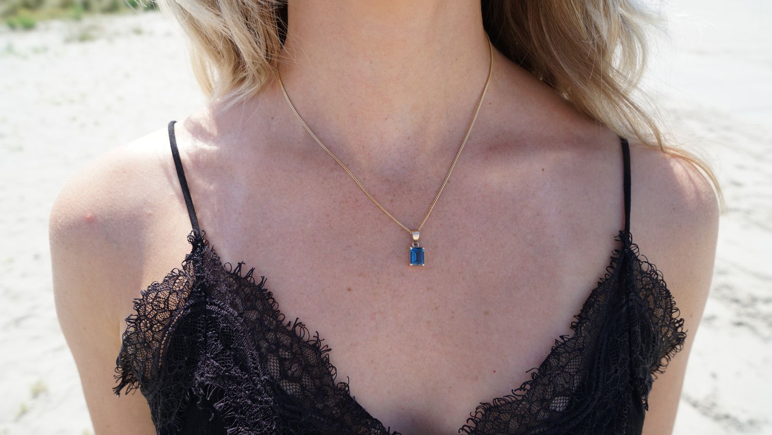 London Topaas Hanger