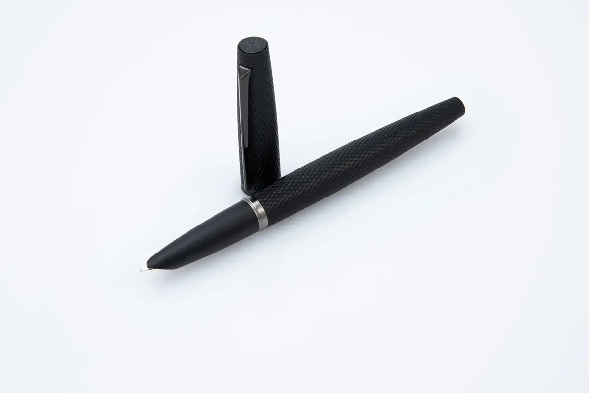 Viper Noir Guilloche Fountain Pen Fine/Medium Nib