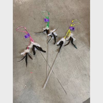 VEE PURFECT FEATHER WAND CAT TOY (36&quot;)