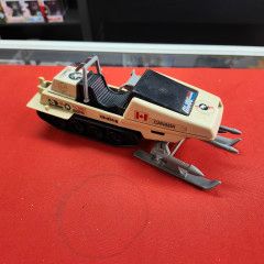 G.I. Joe - Battle Polar Bear (missing gun holder)