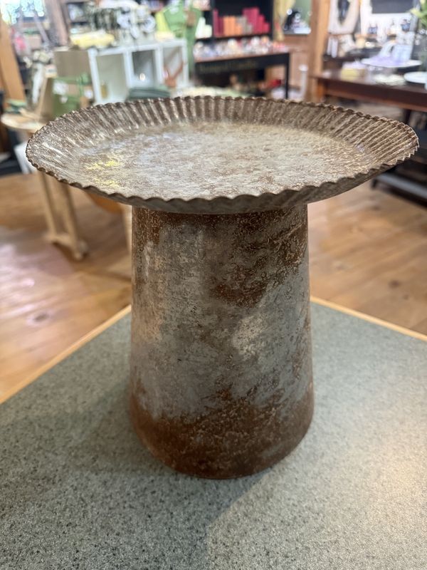 Cake Stand Rusty