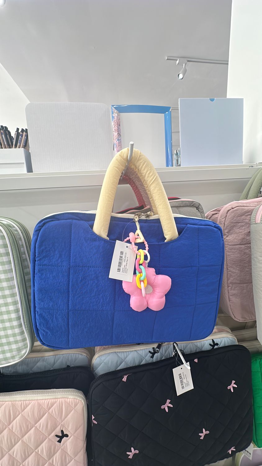Square Pattern With Keychain Laptop Bag (14 inches)