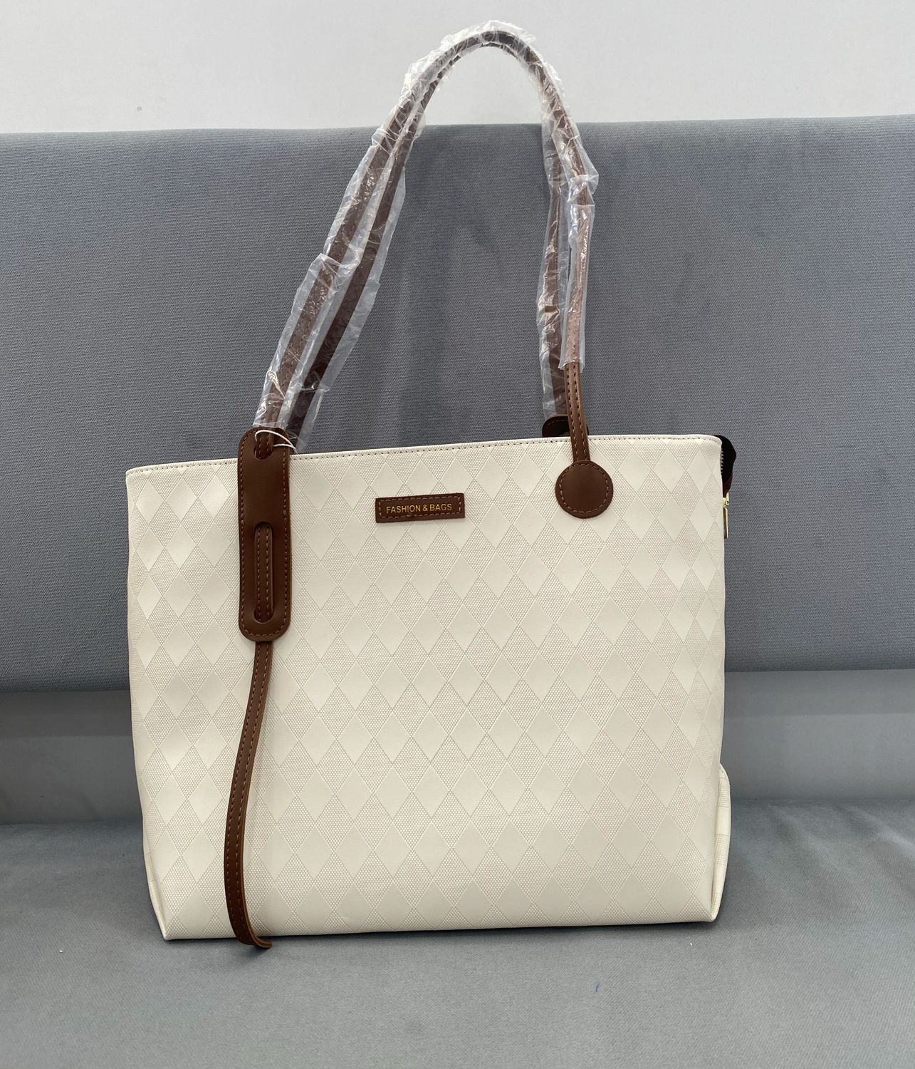 Fashion &amp; Bags Diamond Cut Pattern - White