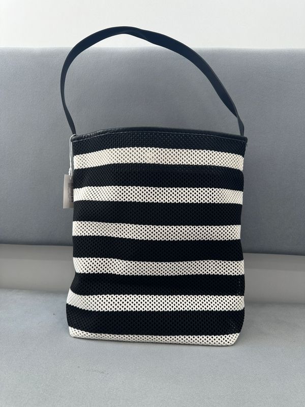 Medium Striped Woven Bag 8390 (B&amp;W)