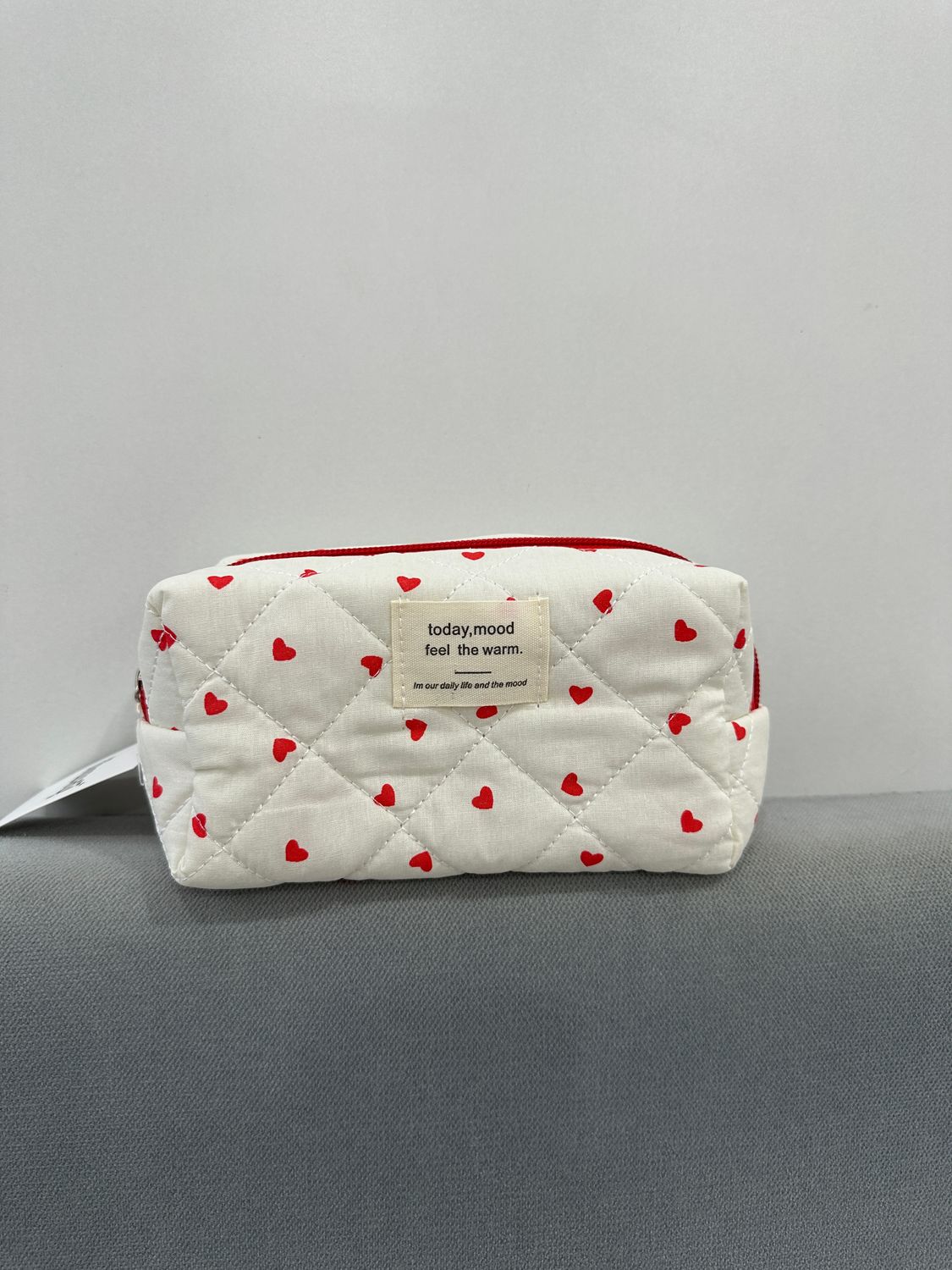White-Red Heart dot M Pouch
