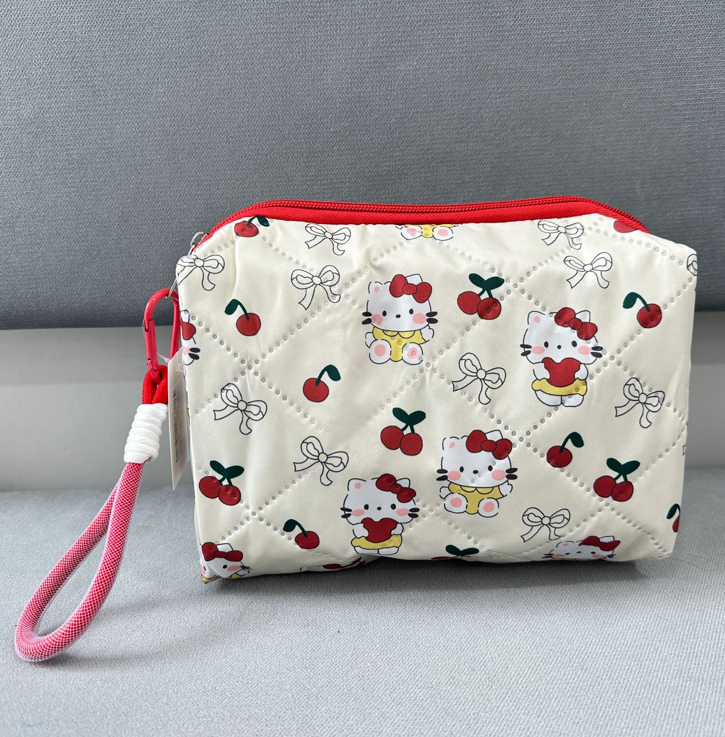 Hello Kitty Cherry L Pouch - Cream