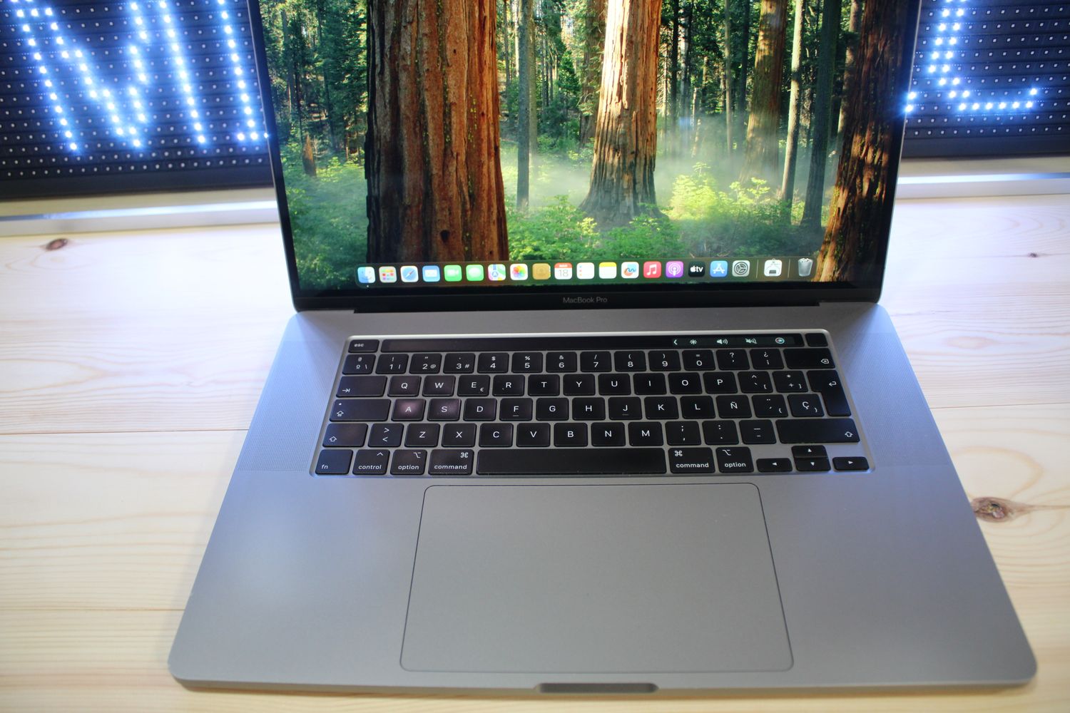 Macbook Pro 16,1 pulgadas TouchBar y Touch ID