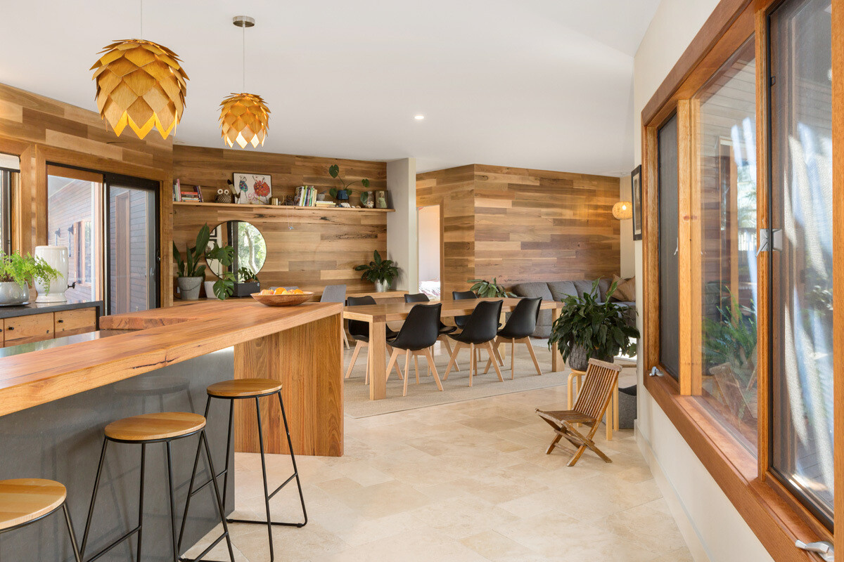 Tuscan Ivory Travertine Tumbled Tiles & Pavers