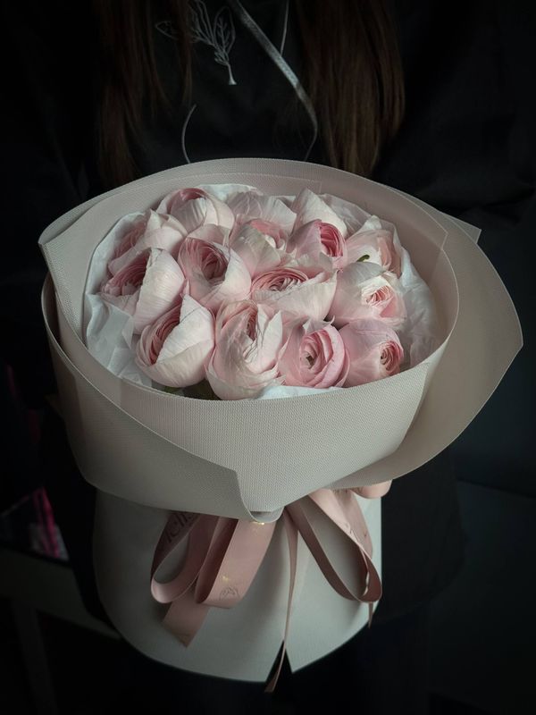 Ranunculus bouquet «Lina»