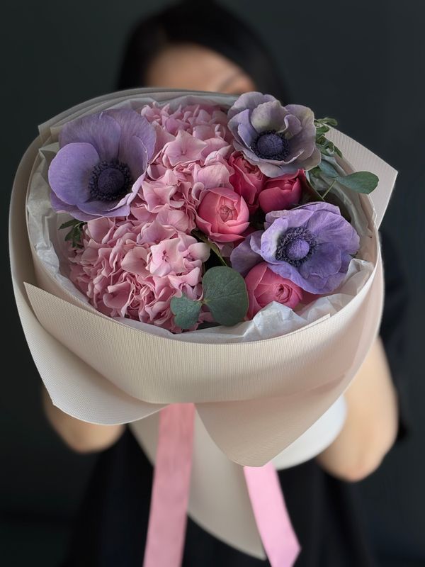 Bouquet of hydrangeas, peony roses, and anemones «Vanessa»